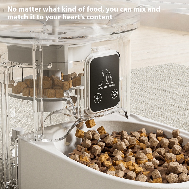 Mixed kibble and freeze-dried food dispensing into the bowl